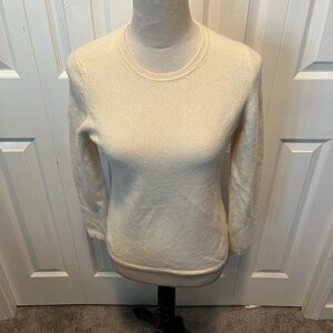 Charter Club Cashmere size M Cream Long Sleeve Sweater